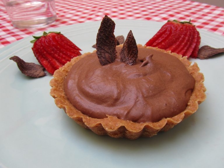 Tarteleta de mijo con mousse de chocolate