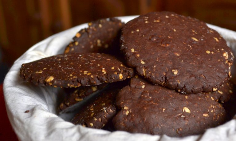 Galletitas de algarroba y nuez