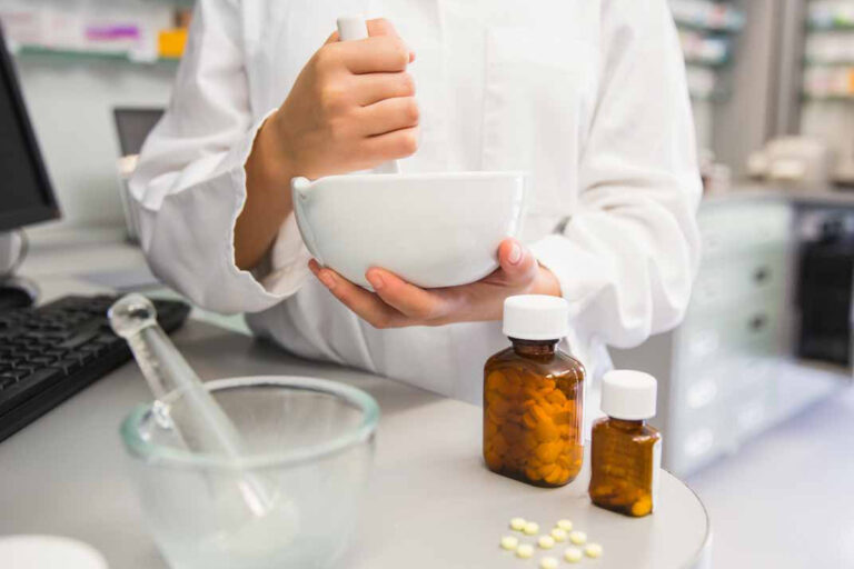 LA FARMACIA MAGISTRAL y los ARTE-SANOS