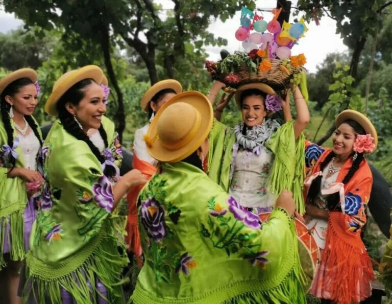 Verano, Jueves de comadres y carnaval : Somos naturaleza y seguimos un calendario milenario