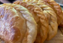 Empanadas de carne braseada