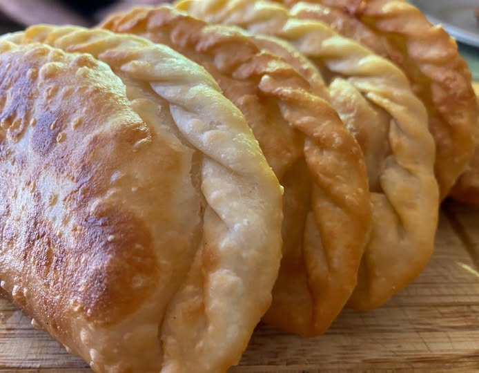 Empanadas de carne braseada